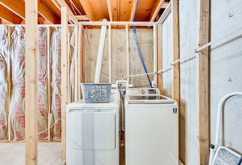 Quiet + Peaceful Home In Allenspark W/ Deck!