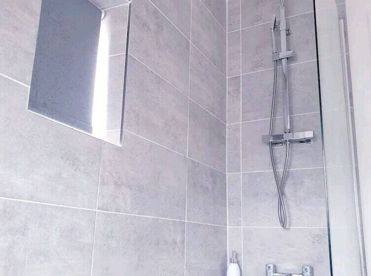 Резиденция Beautiful 3 Bed House In Birmingham