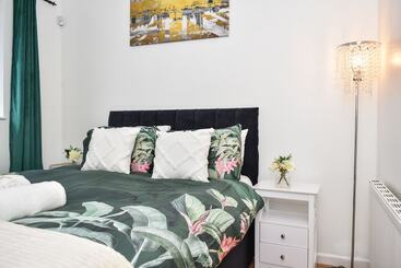 اقامتگاه I Luv London Too! 1bed Stunnin Home Sleeps 3!