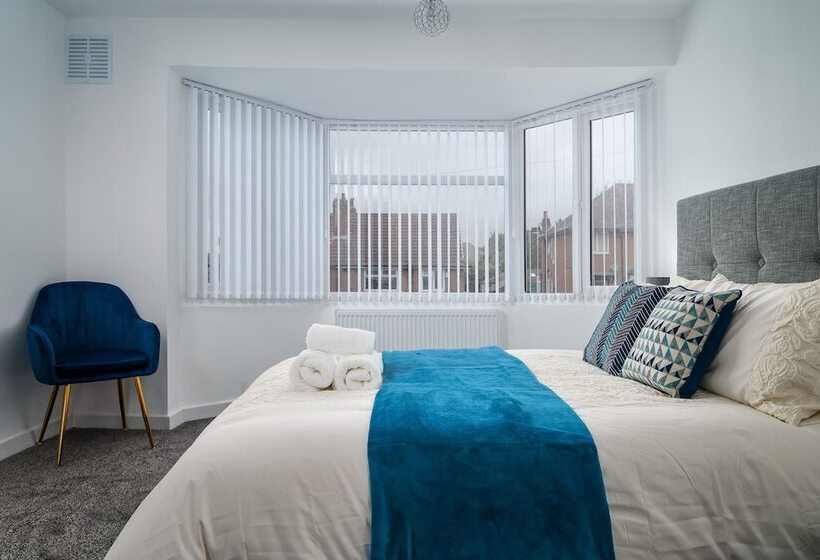 住所  Immaculate 5 Bed House In Leeds