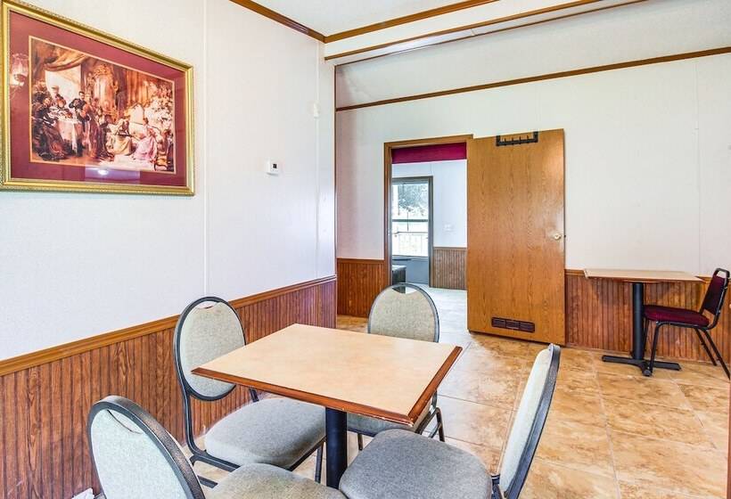 Valley View Lodge  Rural Home In Bridgeport!