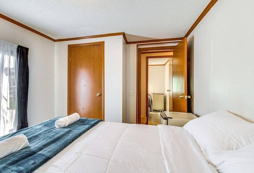 Valley View Lodge  Rural Home In Bridgeport!