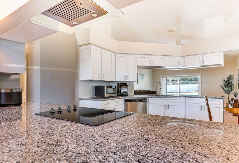 Valrico Home W/ Yard ~ 14 Mi To Downtown Tampa