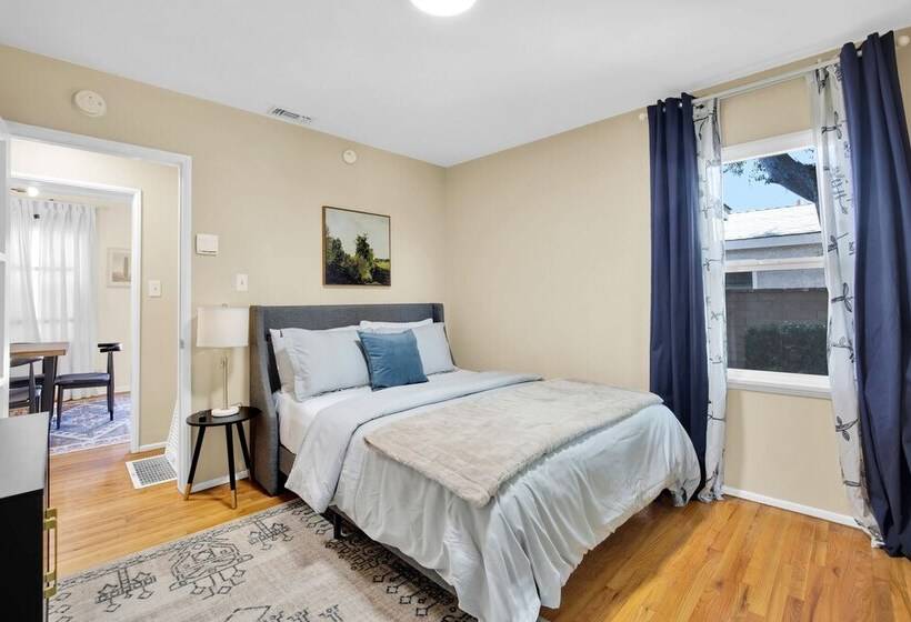 Balcom By Avantstay Newly Furnished Valley Home