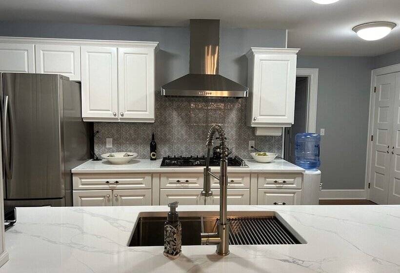مبيت وإفطار 37 Oak Ridge House