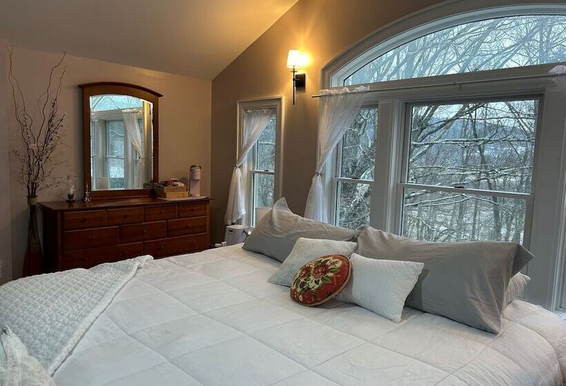 مبيت وإفطار 37 Oak Ridge House