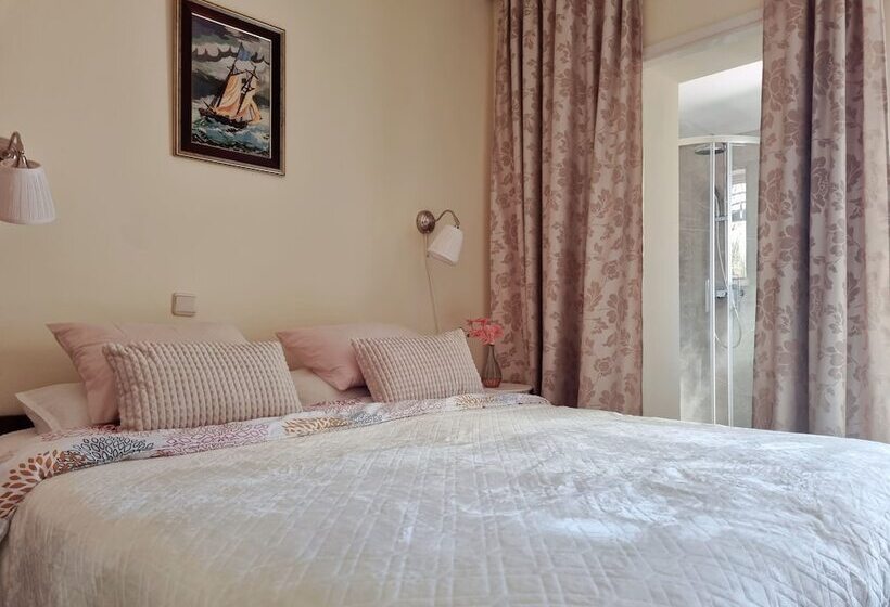 تختخواب و صبحانه Guesthouse Villa Mlini