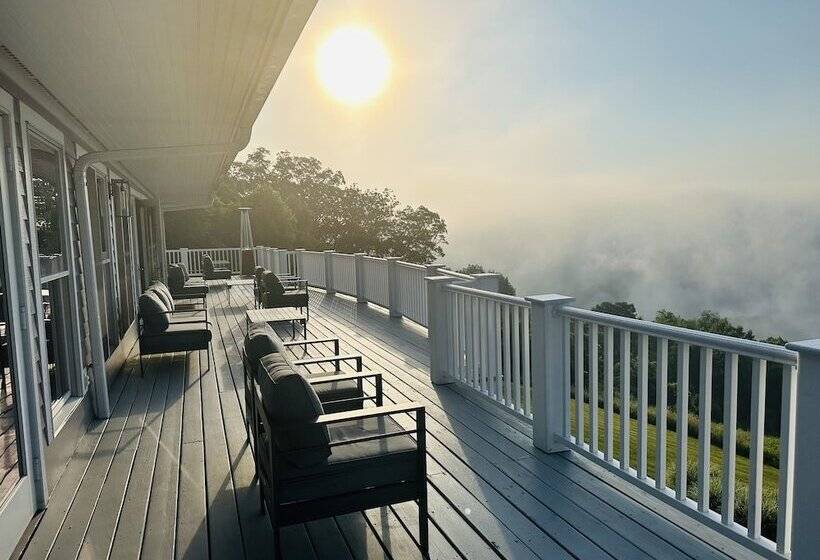 ベッドアンドブレックファースト Lilly Valley Inn