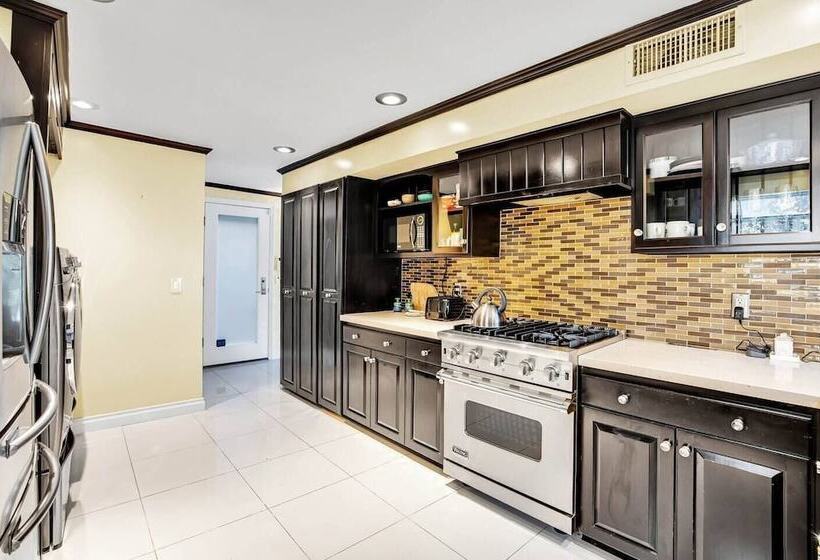Cahuenga Park By Avantstay Hollywood Hills Home