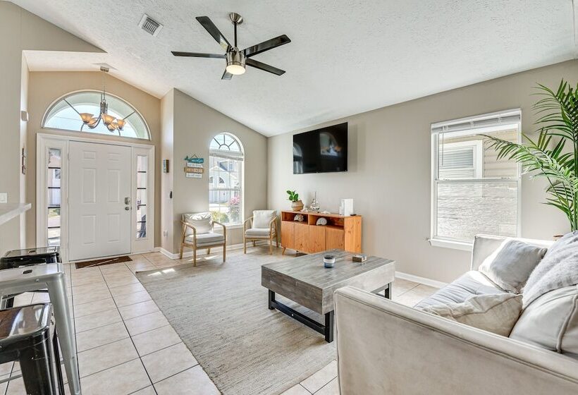 Charming Pcb Home ~ 1 Mi To Beach Access!
