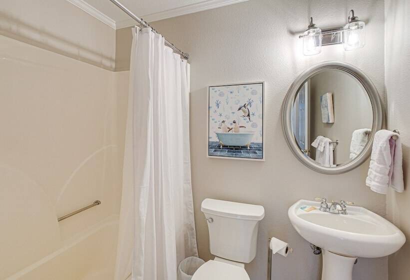 Hot Springs Lakefront Home W/ Dock & Water Views!