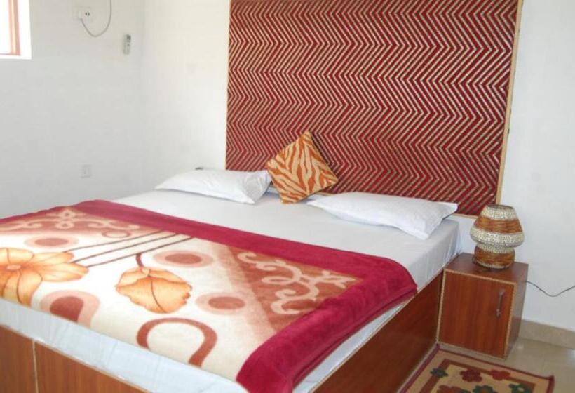Отель Comfort Regency