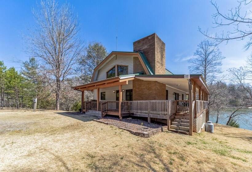 בית מלון כפרי Lake Lure Retreat   A Beautiful Lakefront Lodge On Mirror Lake Waterfront Newly Expanded Deck 4 Bedr