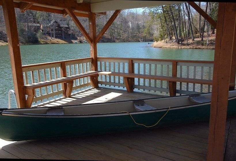 בית מלון כפרי Lake Lure Retreat   A Beautiful Lakefront Lodge On Mirror Lake Waterfront Newly Expanded Deck 4 Bedr
