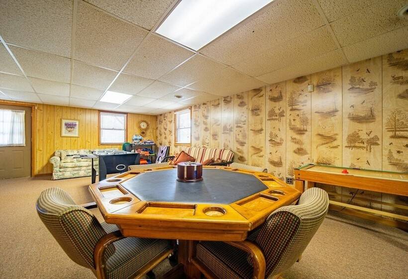 בית מלון כפרי Lake Lure Retreat   A Beautiful Lakefront Lodge On Mirror Lake Waterfront Newly Expanded Deck 4 Bedr