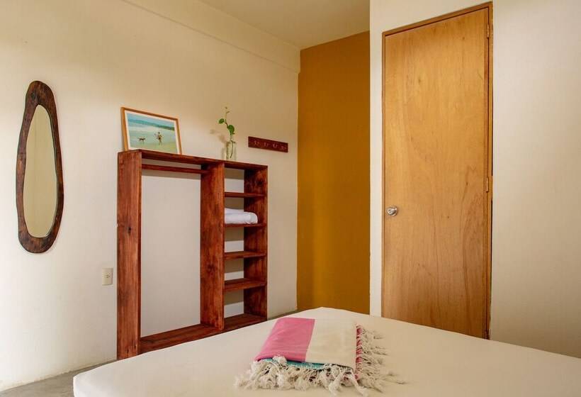 مسافرخانه La Escondida H