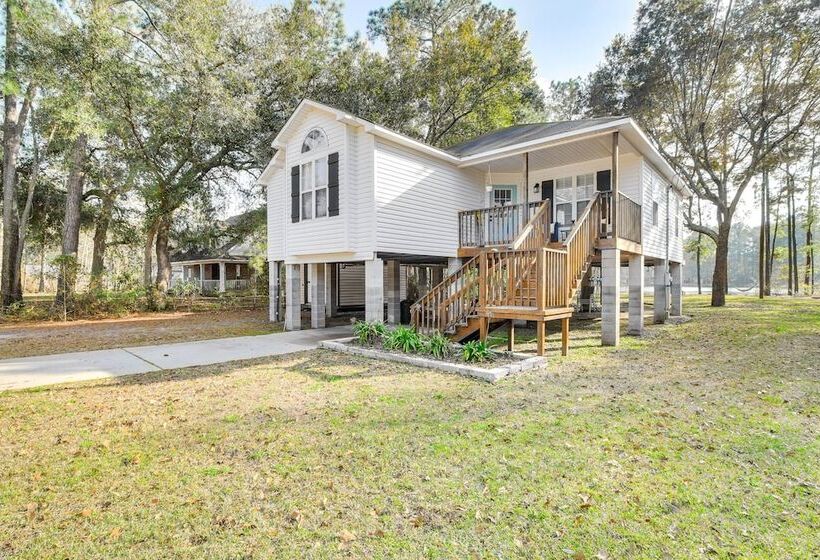 Lakeside Midway Home W/ Fire Pit & Lake Access!