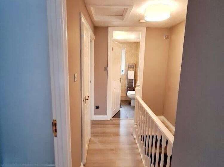 پانسیون Angel House