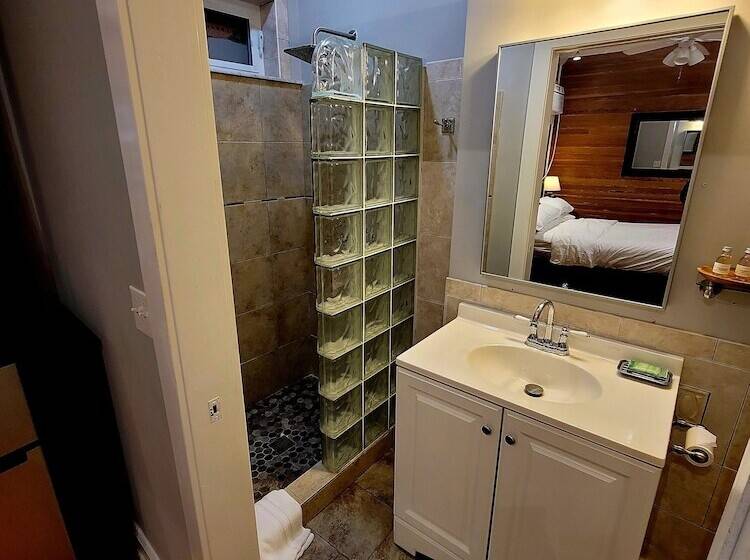 پانسیون Bishop Hotel Key West