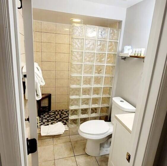 پانسیون Bishop Hotel Key West