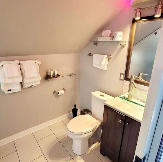 پانسیون Bishop Hotel Key West