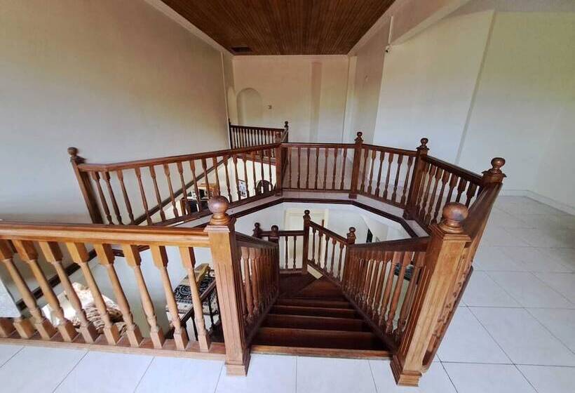 اقامتگاه Affordable Rooms At Greensview
