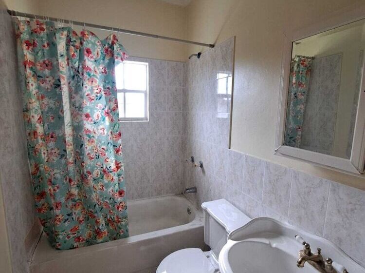 اقامتگاه Affordable Rooms At Greensview