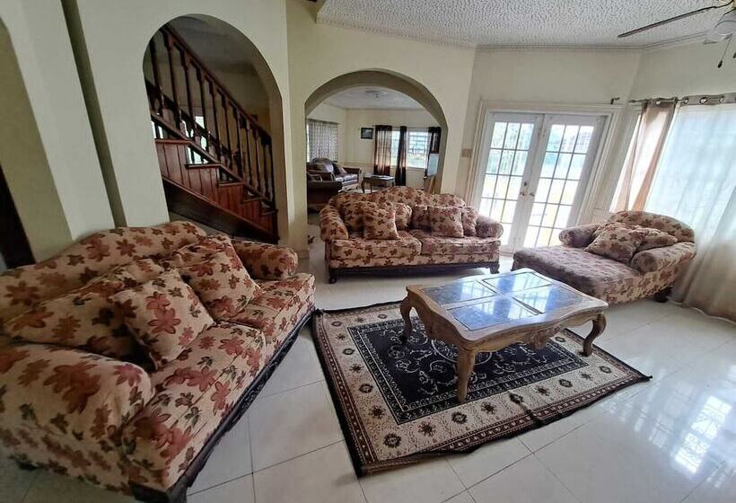 اقامتگاه Affordable Rooms At Greensview