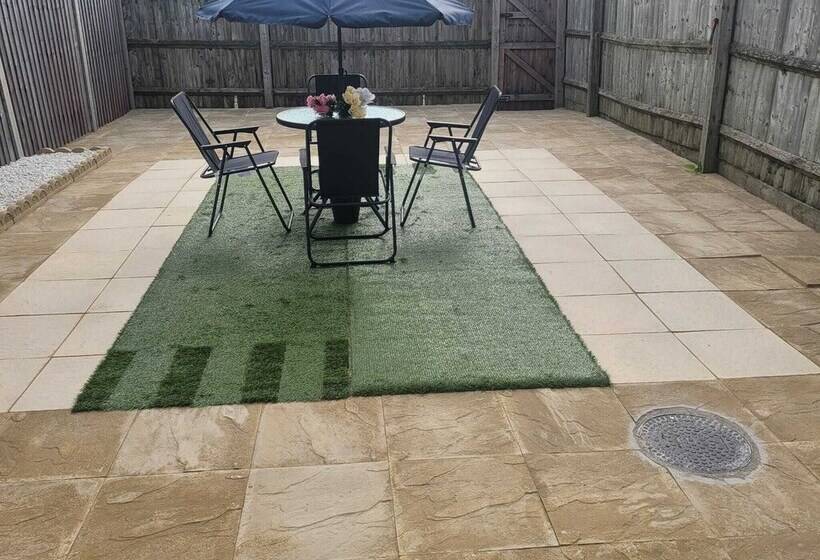 اقامتگاه Exquisite 3 Bed Royal Pearl Home In Greater London