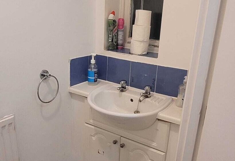 اقامتگاه Exquisite 3 Bed Royal Pearl Home In Greater London