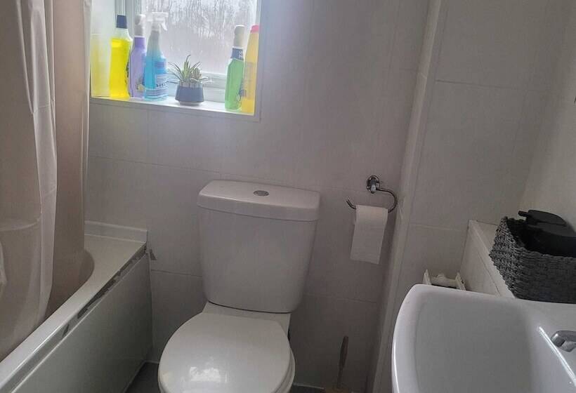 اقامتگاه Exquisite 3 Bed Royal Pearl Home In Greater London