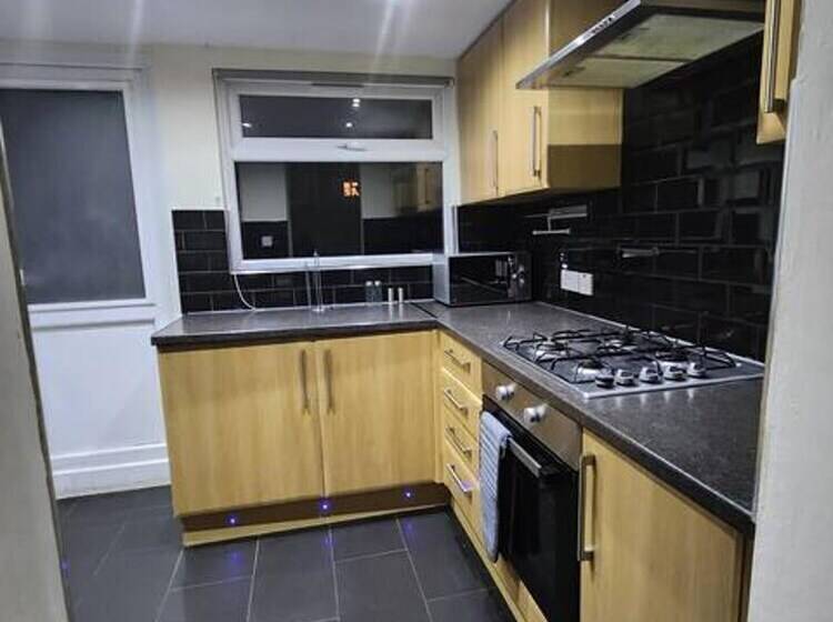 Резиденция Remarkable 3 Bed House In Tilbury