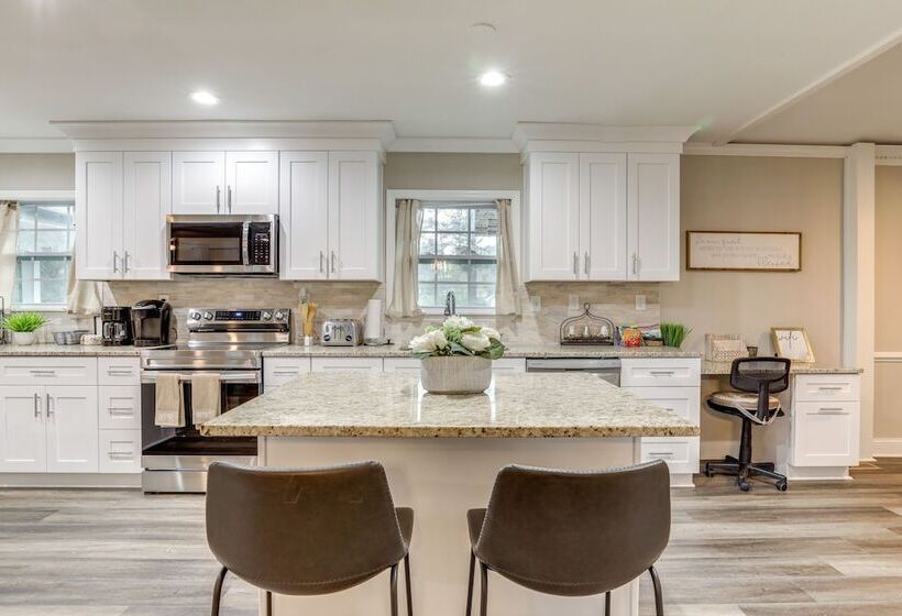 Spacious Stone Mountain Home W/ Private Pool!