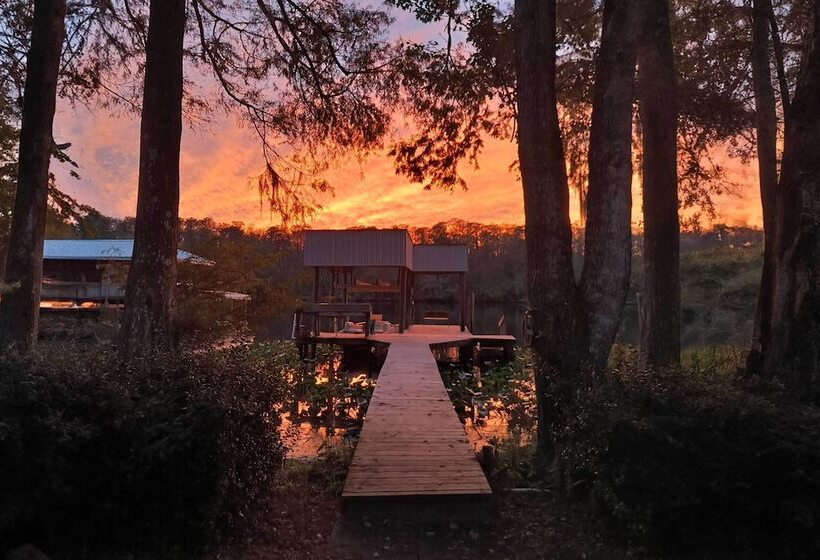 The Otter House On Suwannee River Near Cedar Key