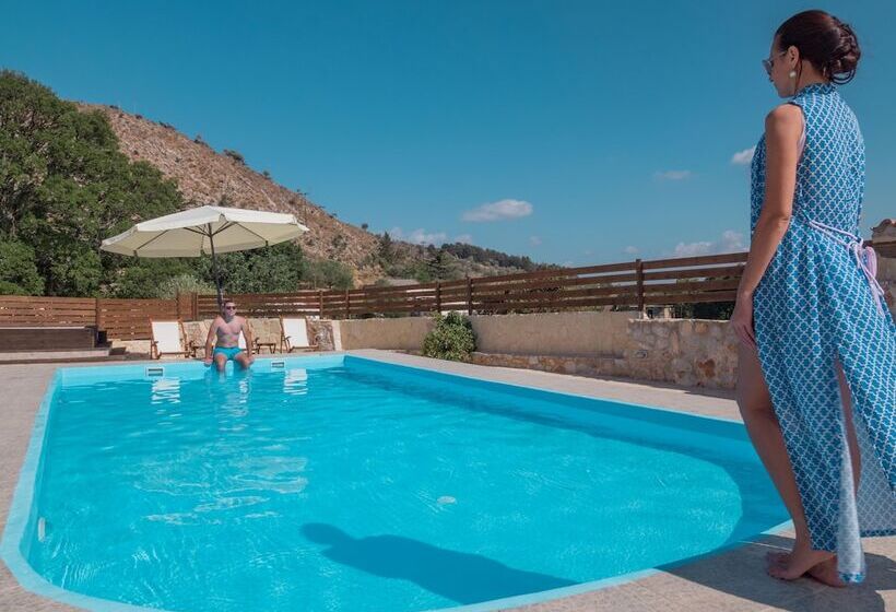 Villa Malaxa And Suites