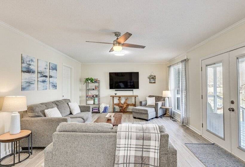 Waterfront Home On Lake Hamilton W/ Dock & 2 Decks