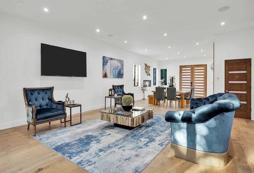 Wellesley By Avantstay 2 Miles To Beach