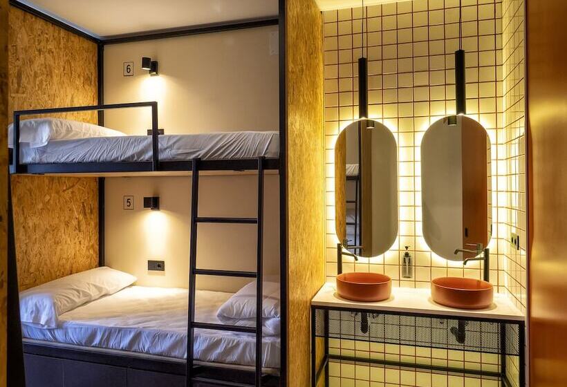 Wonder Hostel