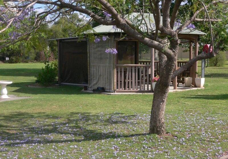 Chinchilla Motel
