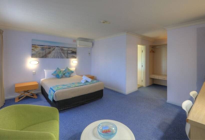Cleveland Bay Air Motel