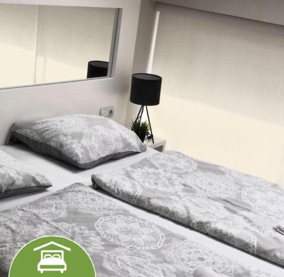 هتل Executive Rooms And Suites Play