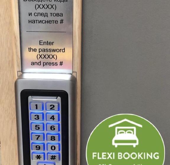 هتل Executive Rooms And Suites Play