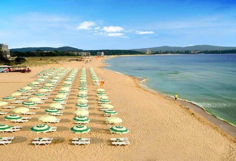 هتل Forest Beach