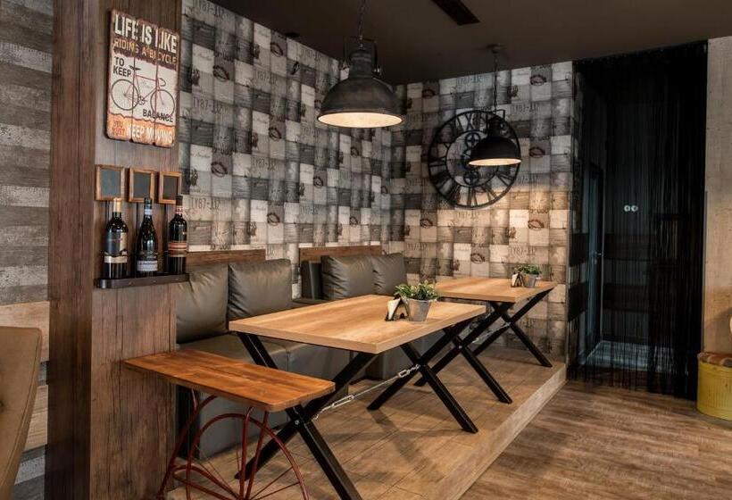 בית מלון כפרי Idol