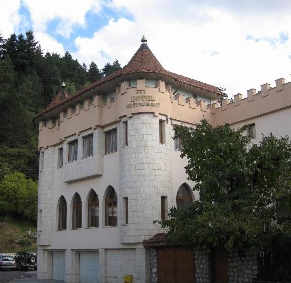 هتل The Castle