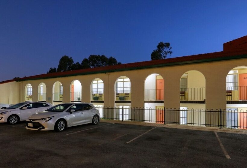 汽车旅馆  Bishops Lodge Narrandera