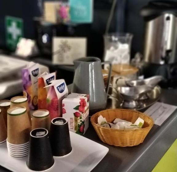 هاستل Adventurers Backpackers