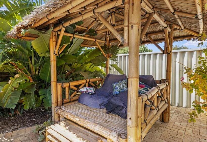 Baudins Of Busselton Bed And Breakfast   Adults Only