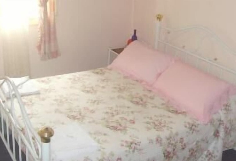 تختخواب و صبحانه Annies Shandon Inn