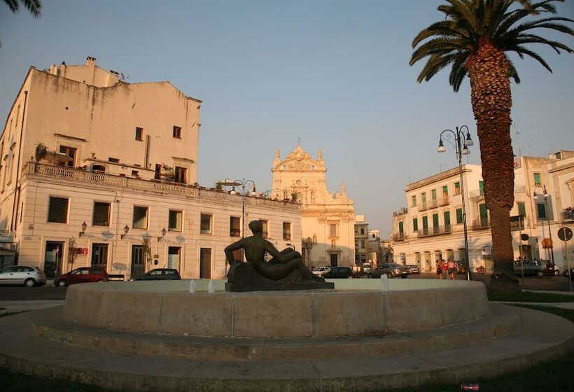 مبيت وإفطار Castello Castriota Scanderbeg